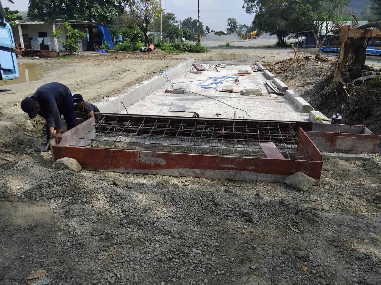 Khung thép định vị mép móng trạm cân